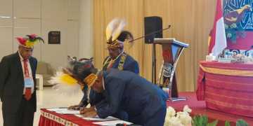 MRP provinsi Papua Barat Daya saat penandatangan berita acara pemberian pertimbangan dan persetujuan Bacagub dan Bacawagub 2024-2029//ISTIMEWA