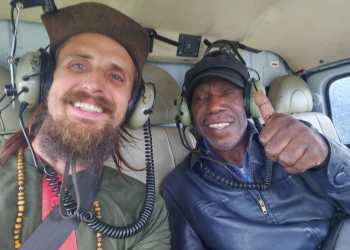 Brigjen Egianus Kogoya menyerahkan Pilot Susi Air, Philip Marthens lewat Bp ini, Edison Gwijangge, mantan Bupati Nduga pada hari ini, Sabtu, 21 September 2024