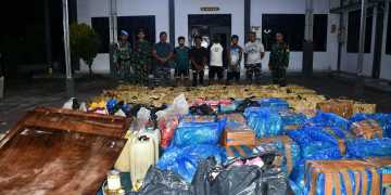 TNI AL Berhasil Gagalkan Penyelundupan Ayam Ras Filipina & Kosmetik Ilegal di Perairan Pulau Tinakareng