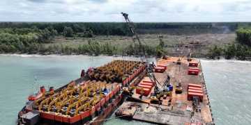 264 excavator untuk projects cetak sawah di Papua//ISTIMEWA