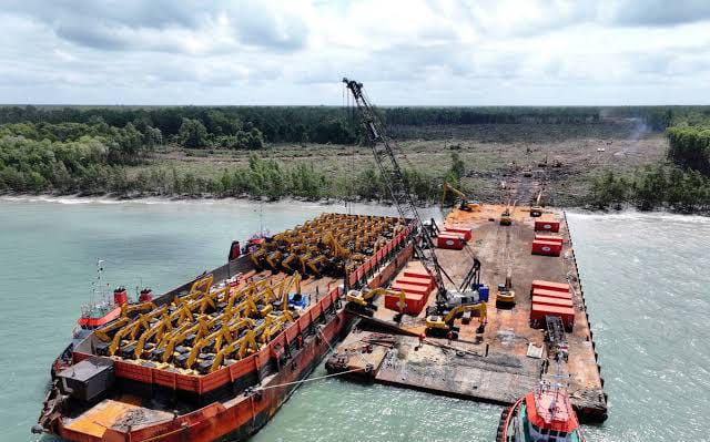 264 excavator untuk projects cetak sawah di Papua//ISTIMEWA