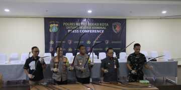Polres Metro Bekasi dan Pj. Wali Kota Bekasi Gelar Konferensi Pers Terkait Perkembangan Investigasi Penemuan 7 Mayat Di Kali Bekasi