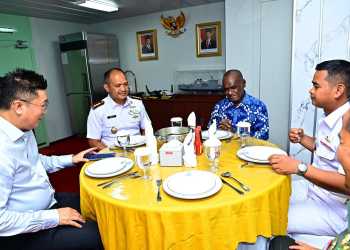 Kunjungan Kehormatan Perdana Menteri Solomon Islands di KRI Dr. Wahidin Sudirohusodo-991