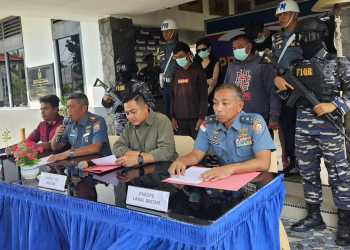 TNI AL BERHASIL GAGALKAN PENYELUNDUPAN WNA CHINA DARI MALAYSIA