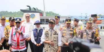 Libur Nataru, Menko PMK, Kapolri & Panglima Tinjau Rest Area KM 57 Tol Jakarta-Cikampek