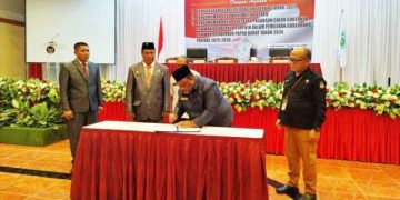 DPR Tetapkan Dominggus dan Lakotani sebagai Gubernur-Wagub Papua Barat