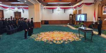 Pj Gubernur Jatim Adhy Karyono Lantik 4 Pejabat Eselon II