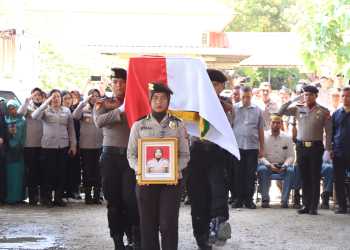 POLDA KEPRI BERDUKA: KEPERGIAN AKBP RORO SAAT AKAN MELAKSANAKAN TUGAS