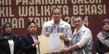 Rapat Pleno KPU Kota Bekasi. Pj Gani Ucapakan Selamat Walikota Terpilih 2025-2029