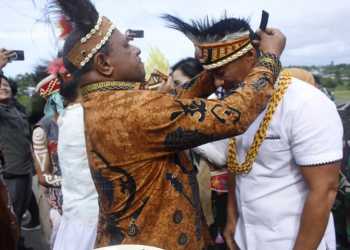 Tarian Adat Sambut Kedatangan Pangdam XVIII Kasuari Mayjen TNI Ramoz di Papua Barat