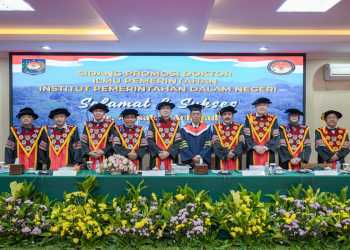 Haru! Amsakar Ungkap Dukungan Istri Usai Raih Gelar Doktor