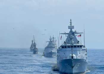 Sea Phase MNEK 2025, Formasi Puluhan Kapal Perang & Pesawat Udara Terbentuk di Laut Bali