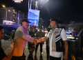 Malam Takbir, Wali Kota Bekasi Tinjau Pos Pengamanan dan Sampaikan Apresiasi untuk Petugas