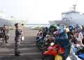 Arus Balik Lebaran 1446 H/2025 M, Ratusan Pemudik Gratis TNI AL dengan Kapal Perang Diberangkatkan dari Surabaya