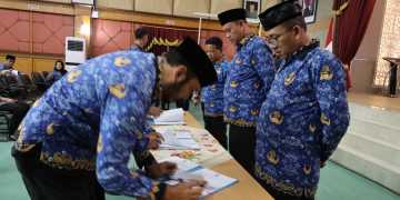 Wujudkan Tata Pemerintahan yang Baik, Pejabat di Lingkungan Pemkot Bekasi Tanda Tangani Perjanjian Kinerja & Pakta Integritas