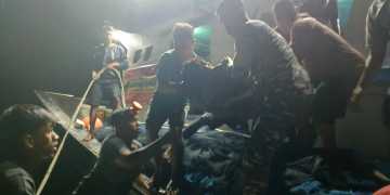 TNI AL Bantu Evakuasi ABK KM. Arafah Baru 01 yang Alami Kecelakaan Kerja di Perairan Simeulue Cut