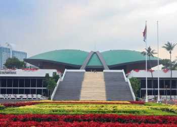 Komisi II DPR Bersama Menteri PANRB Rapat Bahas Pemindahan ASN ke IKN