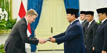 Duta Besar Australia Menyerahkan Surat Untuk Indonesia