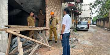 Ruko Melanggar Garis Sempadan di Palm Spring Blok B No. 18 Belum Dibongkar, Warga Pertanyakan Komitmen dan Penegakan Aturan