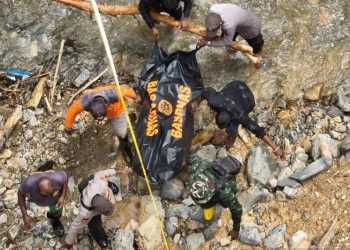 Lima Jenazah Korban Banjir dan Longsor di Pegaf Dievakuasi