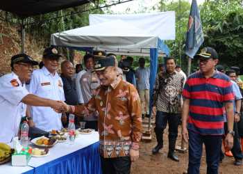 Tebar Benih Lele, Wawali Harris Bobihoe Dukung Program Ketahanan Pangan Nasional