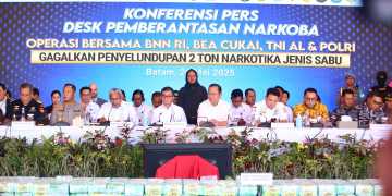 Kapolda Kepri Hadiri Konferensi Pers Operasi Bersama Penindakan Sabu 2 Ton : Tegaskan Komitmen Perangi Narkoba Lewat Sinergitas Antar Instansi
