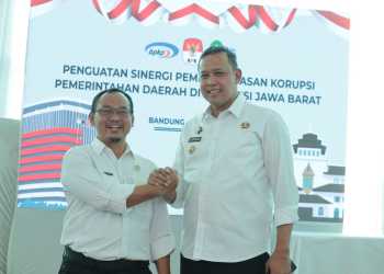 Wali Kota dan Ketua DPRD Kota Bekasi Tandatangani Komitmen Penguatan Sinergi Pemberantasan Korupsi se-Jawa Barat