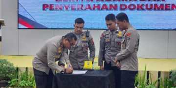 Polda Papua Barat Serahkan Dokumen kedinasan ke Polda PBD