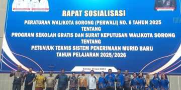 Ratusan Sekolah di Kota Sorong Terima Program Sekolah Gratis