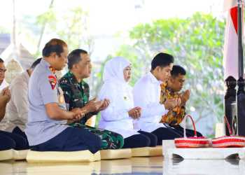 Khofifah dan Mas Ibbin Dampingi Gibran Ziarah Makam Bung Karno