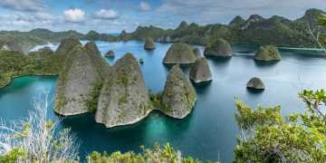 Tambang Nikel dan Wisata Alam Raja Ampat Papua