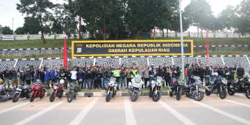 Polda Kepri Bersama Komunitas Moge Gelar Touring dan Bakti Sosial Dalam Rangka Hari Bhayangkara Ke-79