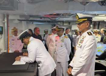 KASAL Pimpin Peresmian dan Pengukuhan Komandan KRI Brawijaya-320 di Italia