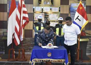 TNI AL  Amankan Tersangka Pembawa Narkoba Jenis Sabu di Pelabuhan Rakyat Sagulung  Batam