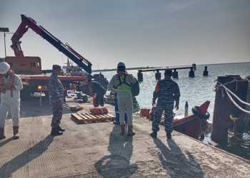 TNI AL Dan Tim Sar Gabungan Evakuasi Laka Laut KM.Sinozi Di Pelabuhan Patimban Subang