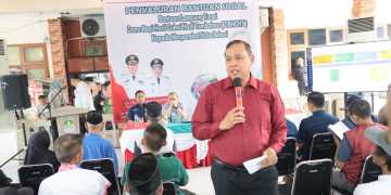 BLT dari Cukai Tembakau Dibagikan, Walikota Tri Langsung Salurkan ke Warga