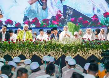 Dzikir dan Sholawat 80 Tahun Kemerdekaan RI Pemprov Jatim Hadirkan Habib Syech