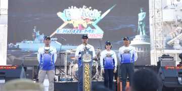EXTREME FESTIVAL 2025, Prajurit TNI AL Tetap Terdepan di Renang Selat Madura
