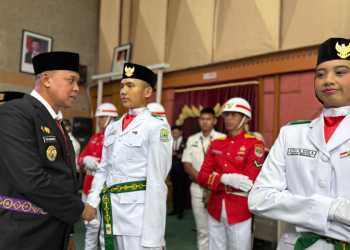 Wali Kota Bekasi Tri Adhianto Kukuhkan Paskibraka Kota Bekasi, Teguhkan Semangat Nasionalisme