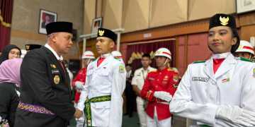 Wali Kota Bekasi Tri Adhianto Kukuhkan Paskibraka Kota Bekasi, Teguhkan Semangat Nasionalisme