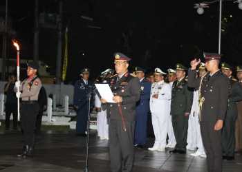 Kapolda Kepri Pimpin Upacara Apel Kehormatan dan Renungan Suci di TMP Pusara Bhakti Tanjungpinang