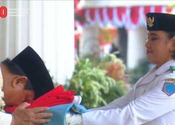 Banca Lantang, Putri Cantik dari Tomohon Pembawa Baki Bendera Merah Putih