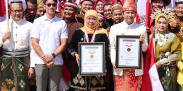 Pemprov Jatim Pecahkahkan Dua Rekor MURI di HUT Ke-80 RI