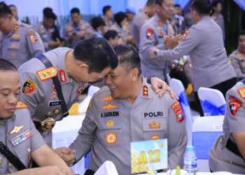 Kapolda Kepri Hadiri Acara Tradisi Pengantar Purna Tugas dan Pengantar Tugas Wakapolri