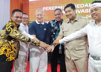 Tri Adhianto Ajak KDM Seharian Keliling Tinjau Pembangunan di Kota Bekasi