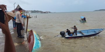 TNI AL Evakuasi Korban Kapal Tenggelam di Perairan Senggarang, Seluruh Penumpang Selamat