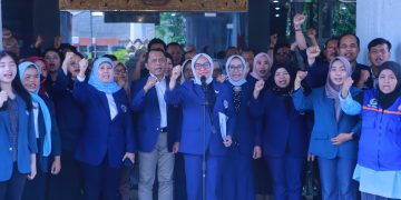 Unitomo Serukan Persatuan: “Mahasiswa Garda Depan Demokrasi”
