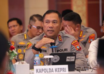 Kapolda Kepri Hadiri Rapat Forkopimda Se-Kepri Serta Penandatanganan Kerja Sama Bantuan Pendidikan Dokter Spesialis