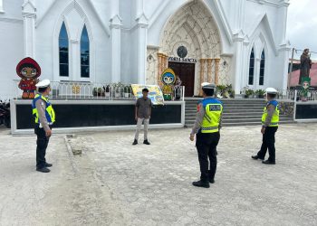 Polres Humbahas Hadir ,Jemaat Nyaman , Pengamanan Ibadah Tiap Minggu Terus Ditingkatkan