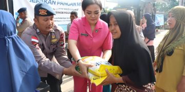 Polda Kepri Gelar Jum’at Berkah di Sagulung: Hadirkan Pangan Murah, Layanan Kesehatan, dan Makanan Gratis